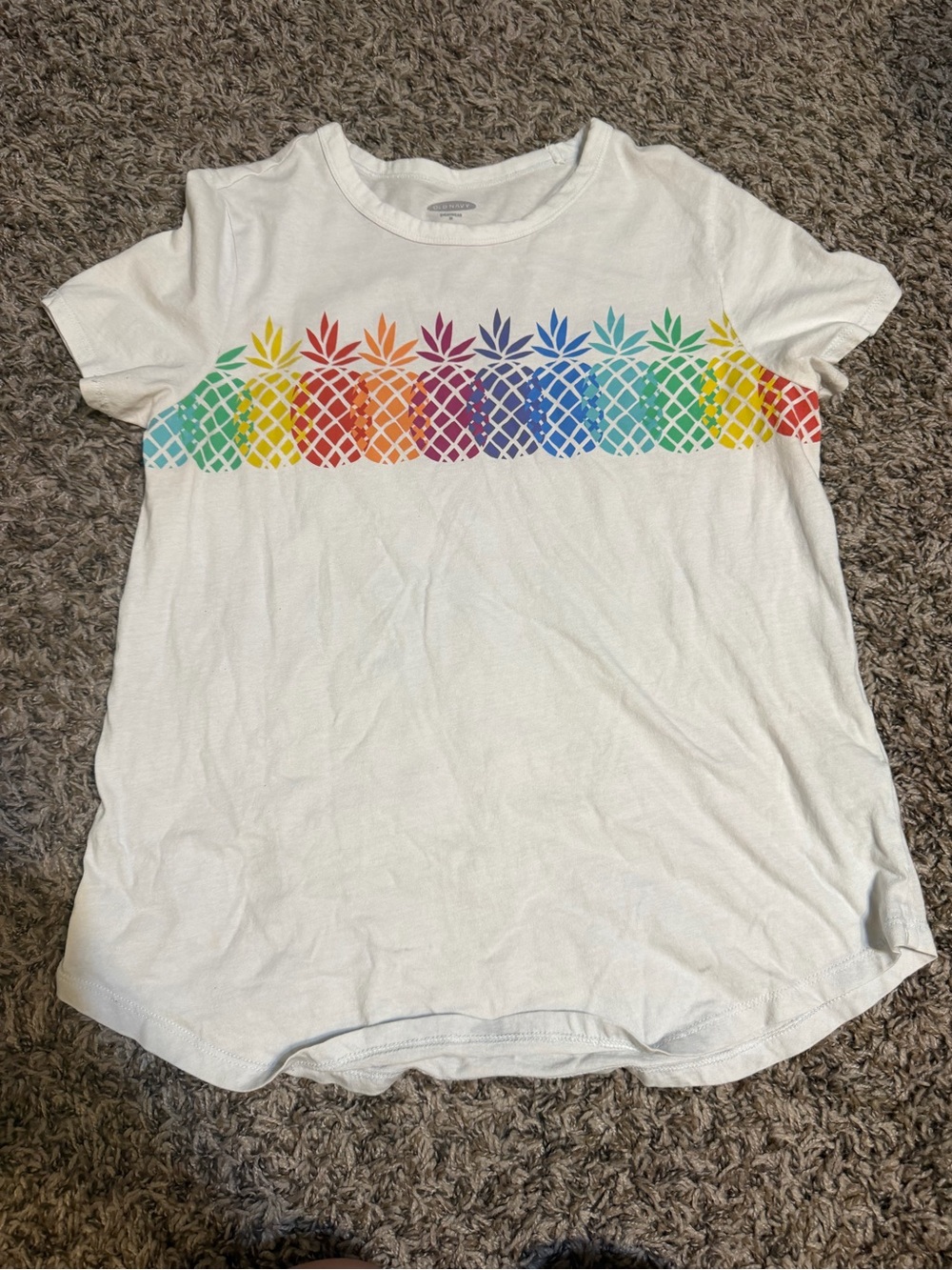Women’s old navy rainbow pineapple t-shirt. Size medium